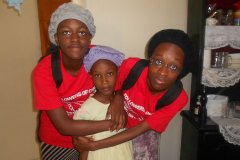 jodie-nelthie-with-2-little-girls_orig